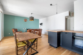 Cosy T2 de 50 m² Centre-Ville avec Garage & Balcon